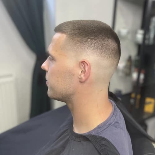 Krátký skin fade
